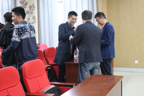 学长和老师会后交流